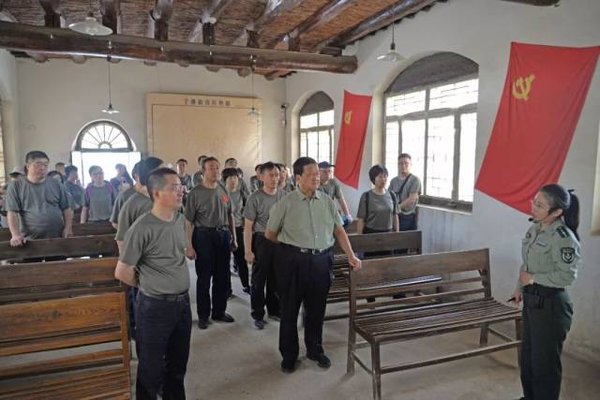 重温两个务必：2026年干部必修的红色课题 