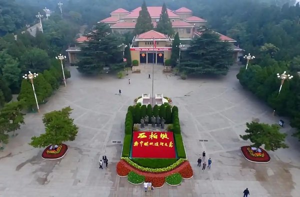 西柏坡红色教育培训：比常规党建更能暖党员初心 